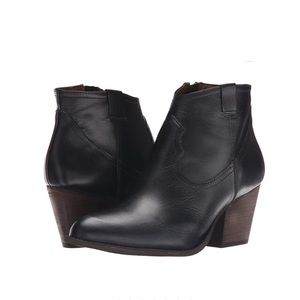 Steve Madden black Booties
